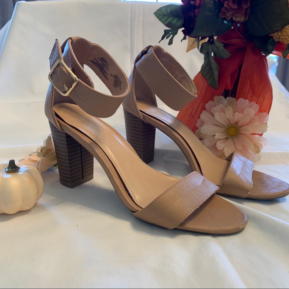 Women’s shoes